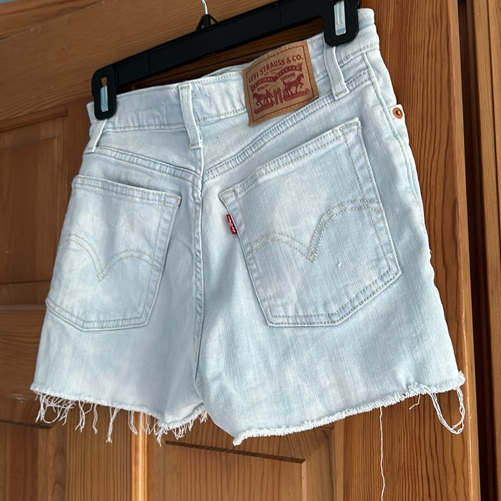 Levi High Rise Summer Short!